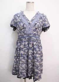 axes femme / ローズリーフ柄ティアードワンピース  サックス Y-25-03-14-105-AX-OP-SZ-ZY
