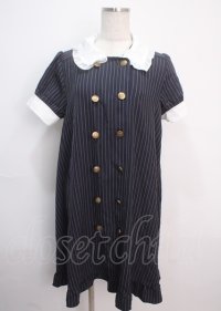 axes femme POETIQUE / メッセージリボン半袖ワンピース  紺 Y-25-03-14-111-AX-OP-SZ-OS