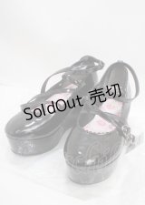 csT&P / クロスストラップパンプス M エナメル黒 Y-25-03-17-033-LO-SH-SZ-ZY
