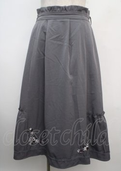 画像1: axes femme / 花刺繍入り切替フレアスカート M グレー Y-25-03-20-063-AX-SK-SZ-ZI