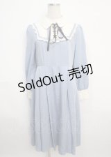 axes femme / ヨークレースアップロングワンピース  サックス Y-25-03-20-085-AX-OP-AS-ZI