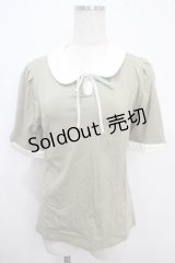 Fi.n.t / ストライプリボン衿付きカットトップス F オリーブグリーン Y-25-03-21-090-CA-TO-SZ-ZY