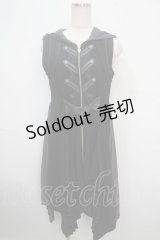 Ozz conte / アームカバー付きプリーツ切替ワンピース  黒 Y-25-03-21-135-OO-OP-SZ-ZY