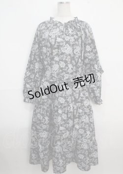 画像1: axes femme / フリルデザイン花柄ワンピース 3L 黒 Y-25-03-22-105-AX-OP-SZ-ZS