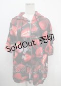 TRAVAS TOKYO / “医療系いちご”の半袖パーカー。 F ブラック×レッド Y-25-03-26-102-PU-TO-SZ-ZY
