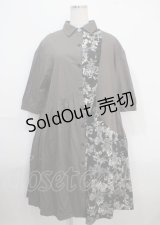 axes femme / アシメ花柄配色シャツワンピース F チャコール Y-25-03-26-144-AX-OP-SZ-ZY