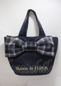 Maison de FLEUR / チェックリボンサテントートバッグ F ネイビー Y-25-03-26-029-LO-BG-SZ-ZY