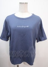 axes femme / ラメ刺繍ロゴＴシャツ F 紺 Y-25-04-01-067-AX-TO-SZ-ZY