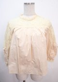 axes femme / 肩レースブラウス  キナリ Y-25-04-01-080-AX-BL-SZ-ZY