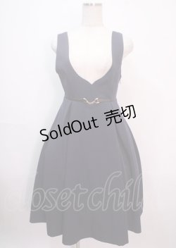 画像1: F i.n.t / チェーンビット使いディープVネックジャンパースカート F ネイビー Y-25-04-01-125-CA-OP-SZ-ZY