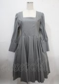 Perla nell' ostrica / スクエアネックワンピース  グレー Y-25-04-03-076-EL-OP-SZ-ZY