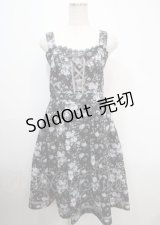 axes femme / ロマンティックローズ柄ジャンパースカート F クロ Y-25-04-03-132-AX-OP-SZ-OS