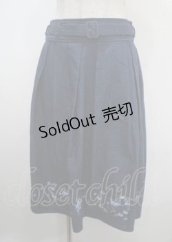 画像1: axes femme / ネモフィラ刺繍ベルト付スカート F インディゴ Y-25-04-03-152-AX-SK-SZ-ZY