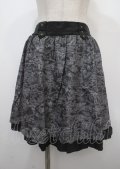 axes femme / トラベル柄スカート M チャコール Y-25-04-03-168-AX-SK-SZ-ZI