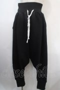 KRY CLOTHING / OMUTSU サルエルパンツ F 黒 Y-25-04-15-197-EL-PA-SZ-ZY