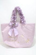 画像1: 【SALE】Maison de FLEUR / BAGデイジービジューリボンフリルバッグ  ラベンダー Y-25-04-15-018-LO-BG-SZ-ZTK018 (1)