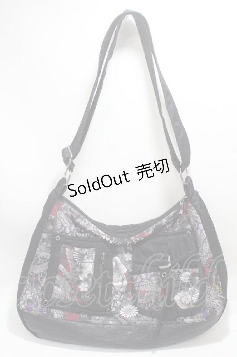 画像1: 【SALE】Qutie Frash / 和柄ナイロンショルダーバック  黒 Y-25-04-15-003-QU-BG-SZ-ZTK021 (1)