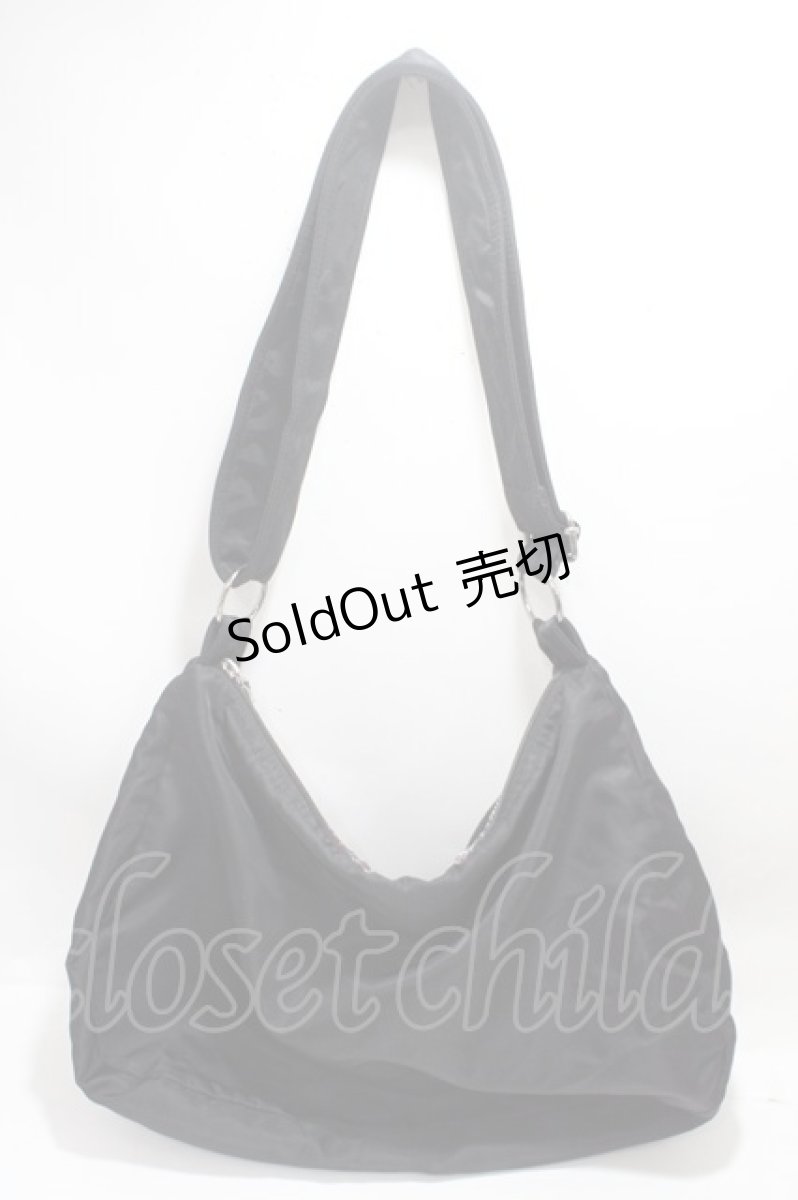画像2: 【SALE】Qutie Frash / 和柄ナイロンショルダーバック  黒 Y-25-04-15-003-QU-BG-SZ-ZTK021 (2)