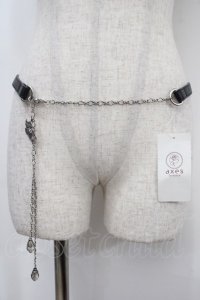 axes femme / 花モチーフチェーンベルト  シルバー Y-25-04-17-079-AX-ZA-SZ-ZY