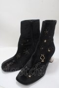 axes femme POETIQUE / 天体モチーフ刺繍ベロアブーツ  黒 Y-25-04-17-118-AX-SH-SZ-ZY