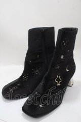 axes femme POETIQUE / 天体モチーフ刺繍ベロアブーツ  黒 Y-25-04-17-118-AX-SH-SZ-ZY