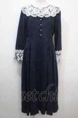 axes femme NOSTALGIE / レース襟付ジャガードワンピース M 紺 Y-25-04-20-079-AX-OP-SZ-ZT138