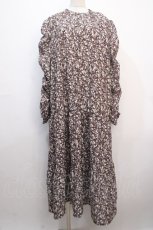 画像1: 【SALE】axes femme / 小花柄ティアードワンピース LL 茶 Y-25-04-20-106-AX-OP-SZ-ZT138 (1)