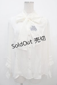 axes femme kawaii / クラシックローズ刺繍ブラウス  キナリ Y-25-04-20-018-AX-BL-SZ-ZY