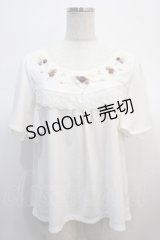 axes femme / ローズガーデンフリル袖プルオーバー  白 Y-25-04-21-015-AX-TO-SZ-ZY
