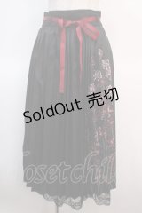 axes femme / 彼岸花柄プリーツスカート F 黒 Y-25-04-21-154-AX-SK-SZ-ZY