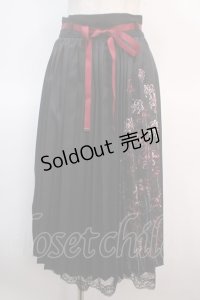 axes femme / 彼岸花柄プリーツスカート F 黒 Y-25-04-21-154-AX-SK-SZ-ZY