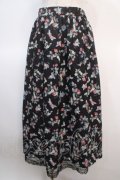 axes femme / ベリー柄ロングスカート F 黒 Y-25-04-21-169-AX-SK-SZ-ZY