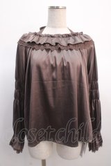 axes femme / ギャザーデザインサテンブラウス F 茶 Y-25-04-21-041-AX-BL-SZ-ZY