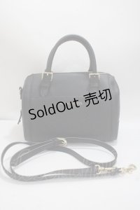 Maison de FLEUR / モノグラムポケットボストンショルダーバッグ F ブラック Y-25-04-23-005-LO-BG-SZ-ZY