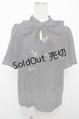axes femme / 紫陽花装飾リボンブラウスプルオーバー F 黒 Y-25-04-23-051-AX-TO-SZ-ZI