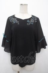 axes femme / 鍵×本刺繍チューリップ袖プルオーバー F 黒 Y-25-04-23-085-AX-TO-SZ-ZY