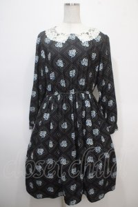 Fi.n.t  / 花柄ワンピース  黒 Y-25-04-23-126-LO-SK-SZ-ZY