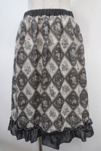 axes femme / アーガイル裾フリルスカート  グレー Y-25-04-23-141-AX-SK-SZ-ZY