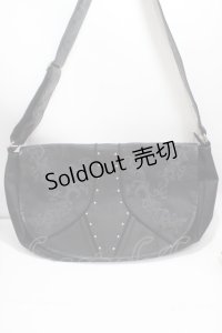 Ozz Croce / 刺繍入りショルダーバック  黒 Y-25-04-26-005-OO-BG-SZ-ZT-K020