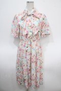 axes femme POETIQUE / フラワーキャットボウタイワンピース  イエロー Y-25-04-26-054-AX-OP-SZ-ZY