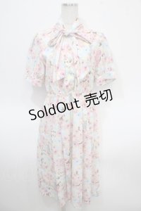 axes femme POETIQUE / フラワーキャットボウタイワンピース  イエロー Y-25-04-26-054-AX-OP-SZ-ZY