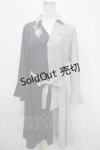 axes femme / 薔薇刺繍バイカラーワンピース M 紺 Y-25-04-26-067-AX-OP-SZ-ZI