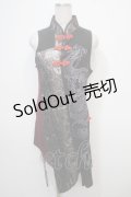 Qutie Frash / 龍ptチャイナアシメノースリーブチュニック  黒×赤 Y-25-04-28-055-QU-OP-SZ-ZY
