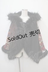 Qutie Frash / ファー付きポンチョコート  黒×赤 Y-25-04-28-062-QU-CO-SZ-ZY