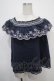 画像1: axes femme POETIQUE / 花刺繍オフショルトップス M 紺 Y-25-04-30-084-AX-TO-SZ-ZY (1)