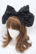 Angelic Pretty / ロゴ刺繍フリルリボンカチューシャ  黒 Y-25-05-05-013-AP-AC-SZ-ZY