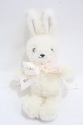 Maison de FLEUR / フラワーラビットチャーム F ライトピンクリボン Y-25-05-08-043-LO-ZA-SZ-ZY
