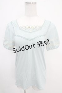 axes femme / バラｘ蝶半袖プルオーバー M サックス Y-25-05-10-011-AX-TO-SZ-ZY