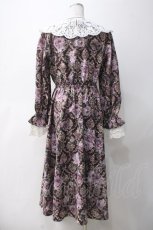 画像2: axes femme NOSTALGIE / クラシックローズワンピース  ワイン Y-25-05-10-136-AX-OP-SZ-ZI (2)