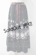 axes femme / 裾レース使い薔薇柄スカート  紺 Y-25-05-10-151-AX-SK-SZ-ZY